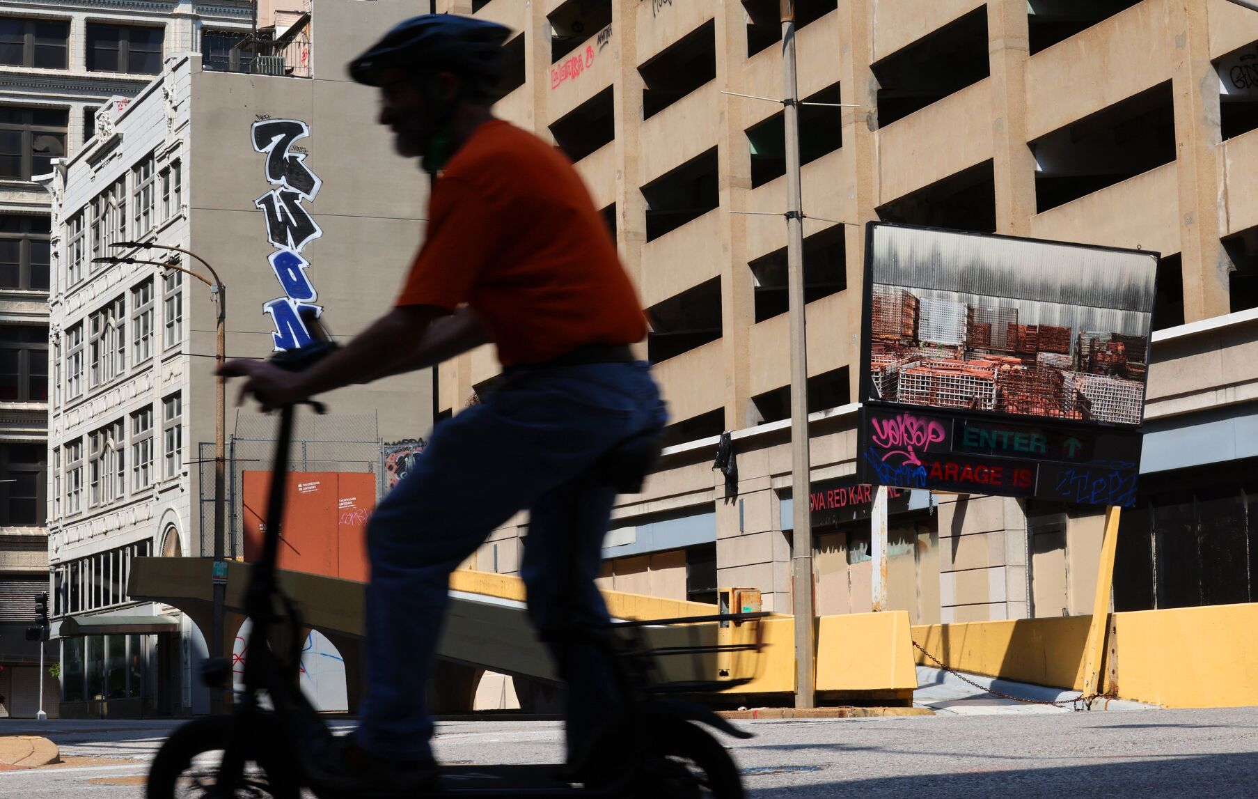 City proposes improving downtown pedestrian traffic
